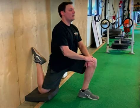 sitting quadriceps stretch