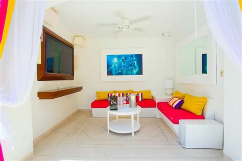 Drai's Beach Club Art Consulting Project | Kevin Barry Fine Art