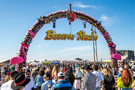 Besame Mucho Festival Of Photos The Austin Chronicle