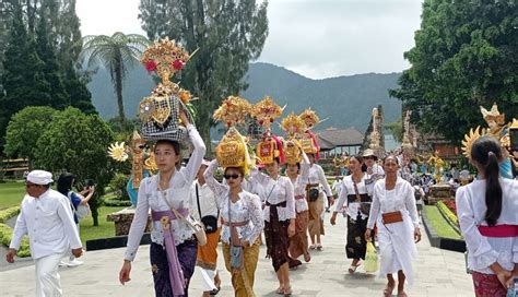 NUSABALI Melasti Jadi Daya Tarik Wisatawan Di Ulun Danu Beratan