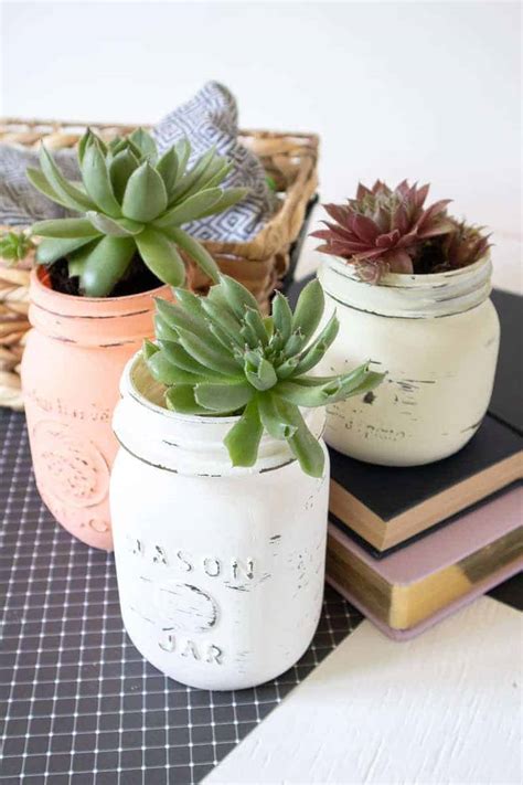 How To Chalk Paint Mason Jars And Distress Them Single Girl S DIY