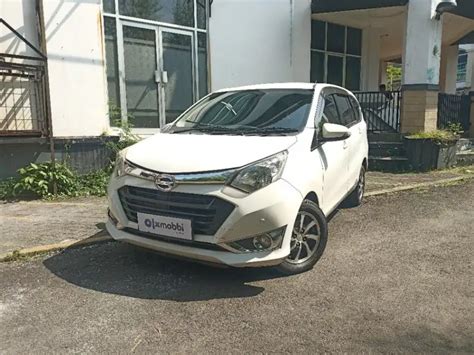 OLXmobbi DAIHATSU SIGRA 1 2 R DELUXE BENSIN M T 2019 PUTIH Mobil