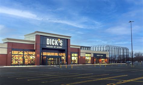 Dicks Sporting Goods Just Opened A Massive Store With A Virtual