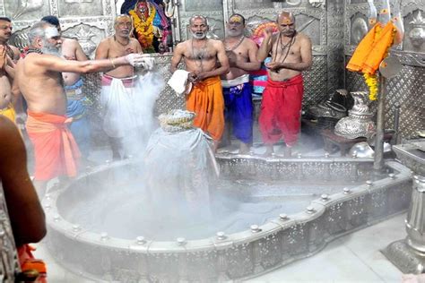 Bhasma Aarti महाकाल में भस्म आरती बुकिंग की नई व्यवस्था तीन महीने