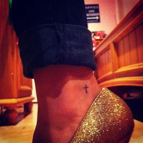 Awesome Tattoo Pics: cross tattoo..- Love the placement of this!