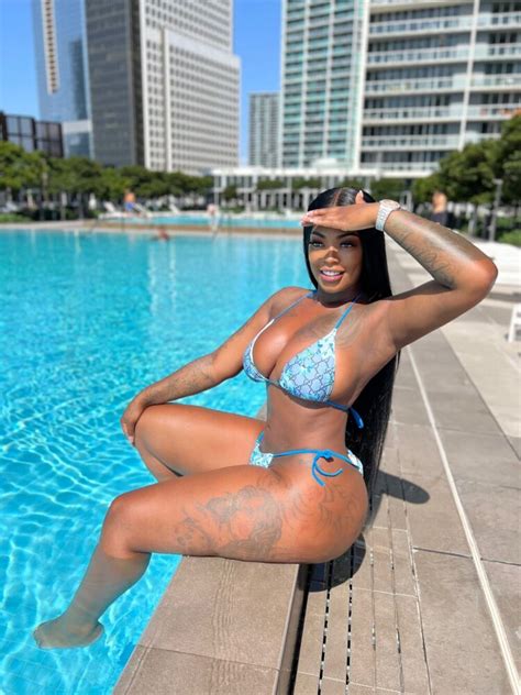 Hot Sexy Kee Beauty Bikini Pics