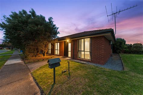 2 Brentwood Drive Cranbourne North Obrien Real Estate