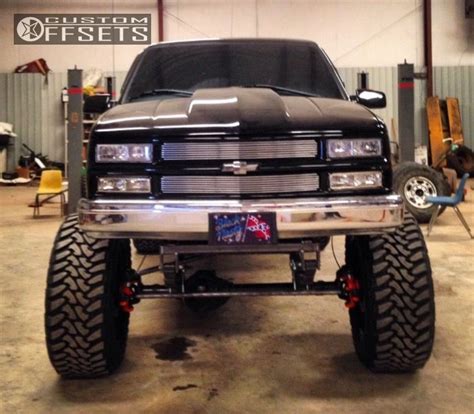 1998 Chevrolet K1500 Wheel Offset Aggressive > 1" Outside Fender Lifted ...