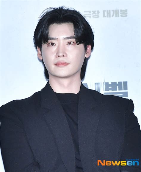 이종석 눈에 확 띄는 비주얼~ 포토엔hd 네이트 연예