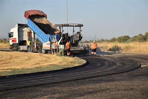 As Avanza El Plan De Asfaltado En El Pol Gono De Torrehierro La Voz