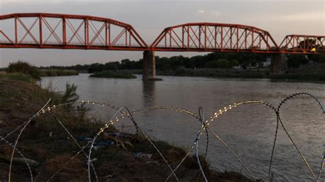 Nine Migrants Drown As Dozens Are Swept Down Rio Grande The New York Times