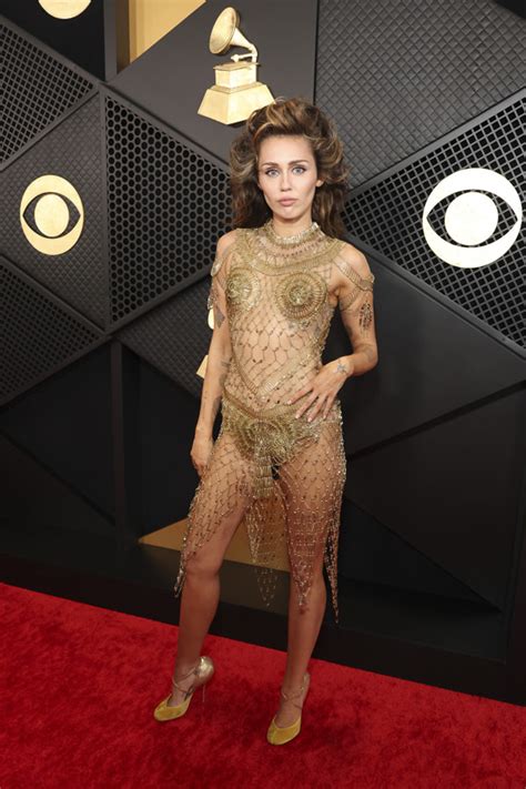 Grammys Style File Miley Cyrus In Maison Margiela Tom Ford