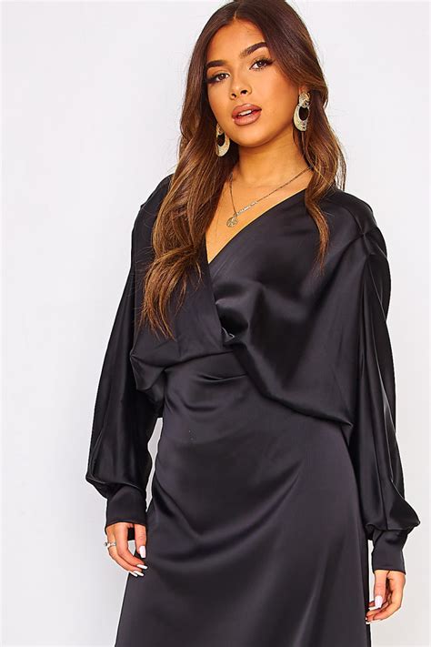 Robe Longue Et Ample Noir Satin Manches Longues Brentiny Paris