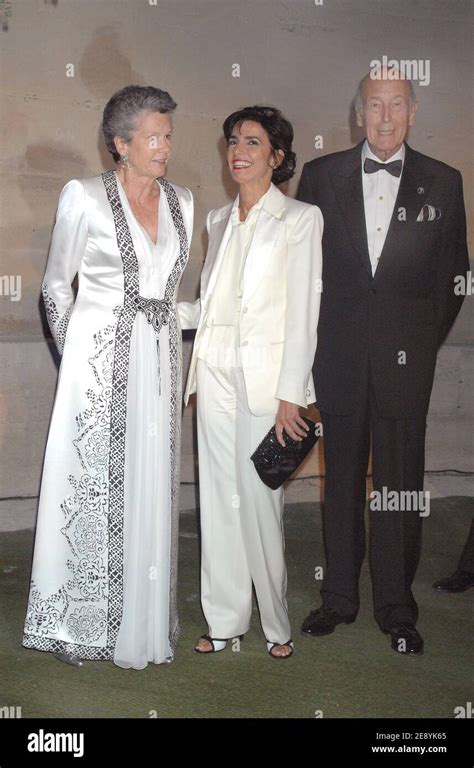 El Ex Presidente Franc S Valery Giscard D Estaing Su Esposa Anne Aymon