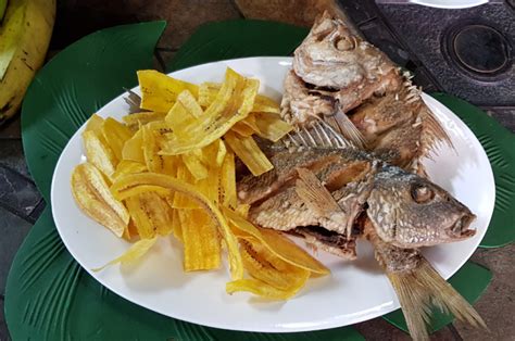 Pescado frito estilo costeño exquisito crujiente y fácil de hacer