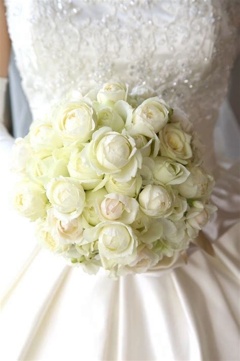 新郎新婦様からのメール 真夏のブーケ ペニンシュラ東京様へ 一会 ウエディングの花 Wedding Bouquets White