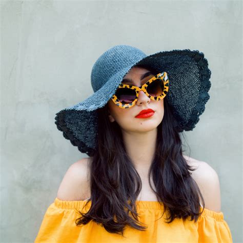 4 Ways To Wear Your Cat Eye Sunglasses 2023 - Shabby Chic Boho