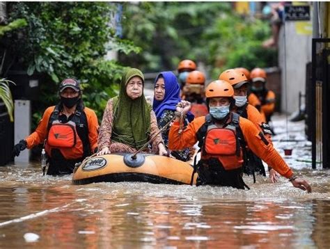 Perahu Karet Banjir