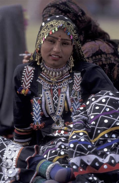 INDIA RAJASTHAN BIKANER editorial stock image. Image of women - 335416664