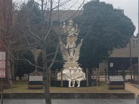 Dewi Saraswati Statue in Washington, DC - Virtual Globetrotting