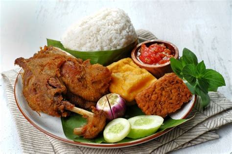 Resep Bebek Goreng Empuk Cocol Sambal Terasi