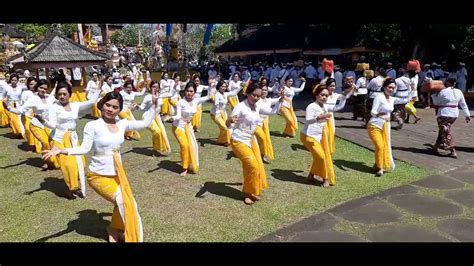 Tari Rejang Anyarmaskot Desa Adat Banjar Anyar Kediri Ring Puja Wali