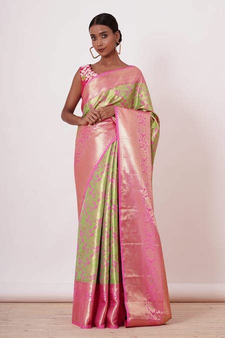 Buy Green Pure Dharamavaram Silk Woven Floral Motifs Boat Saree With