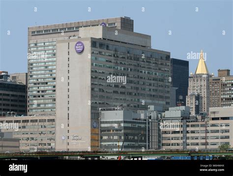 Nyu medical school hi-res stock photography and images - Alamy