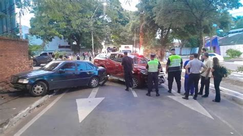 Múltiple accidente con heridos causa caos en el tránsito sobre Mariscal