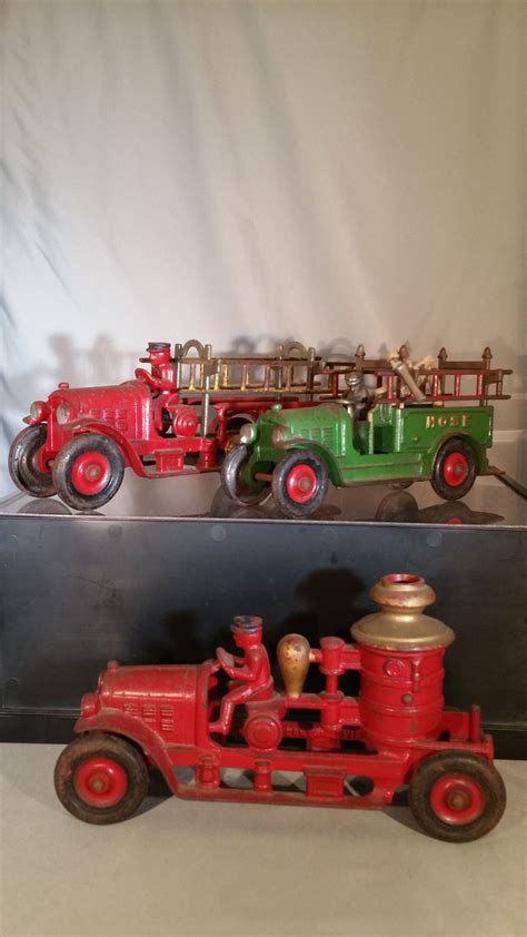 antique toy fire truck 11