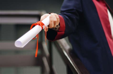 Estudante aprovado em concurso consegue antecipar emissão de diploma