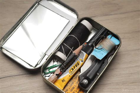 DIY Altoids Survival Kit That Fits in Your Pocket