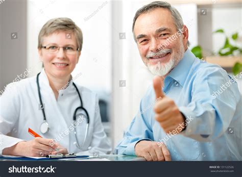 8,643 Happy Patient Doctor Explaining Images, Stock Photos & Vectors | Shutterstock