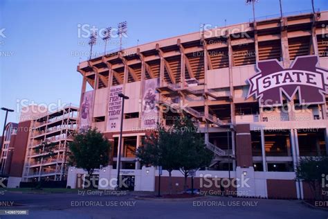 Mississippi State University Football Stadium Stock Photo - Download ...