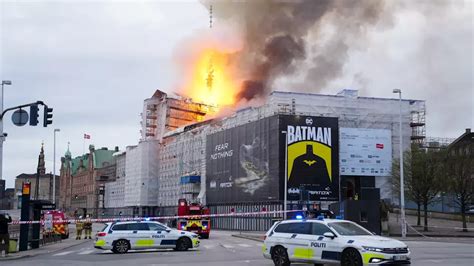 Incendio En El Edificio De La Antigua Bolsa De Copenhague Noticias