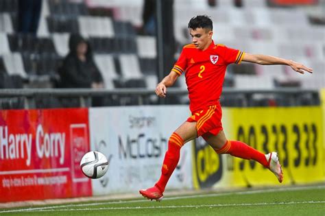 Ryan Giggs Son Zach 16 Signs For Premier League