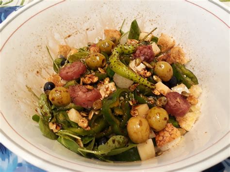 Garum Et Borago Ensalada De Brotes Tiernos Con Longaniza Y Queso Iberico