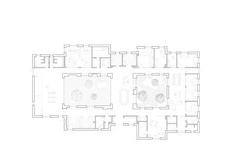 Gallery of Hospitals and Health Centers: 50 Floor Plan Examples - 26