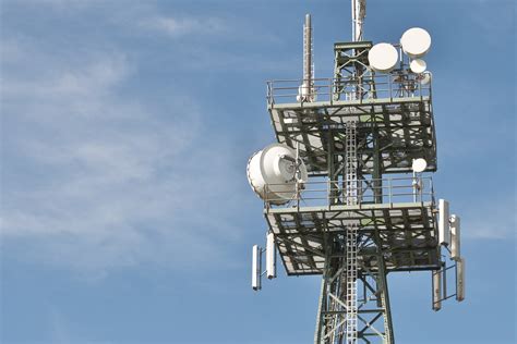 Antenne De T L Phonie Mobile Et Extension De Lurbanisation Veille