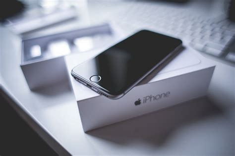 iPhone 6 Unboxing Free Stock Photo | picjumbo