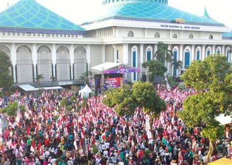 Ribu Masyarakat Jatim Meriahkan Jalan Sehat Muharram H