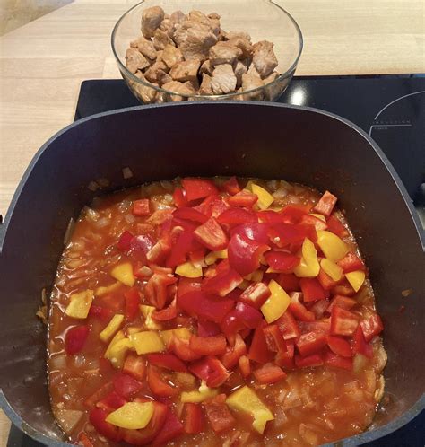 Slow Food Gulasch Vom Bioschwein Rezept Kochbar De