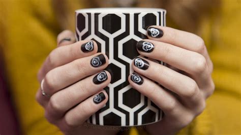 20 Beautiful Black and White Nail Art Ideas