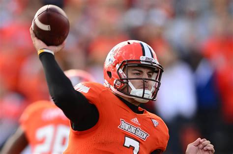 Akron Zips vs Bowling Green Falcons Football Final: Bowling Green Piles ...