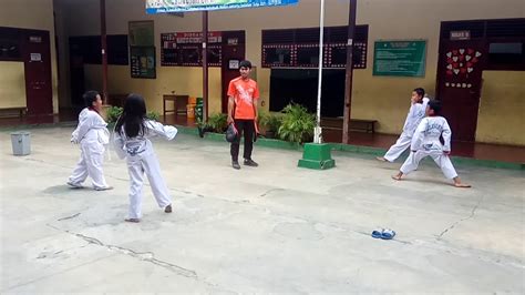 Latihan Fisik Ekskul Taekwondo Budi Wanita Youtube