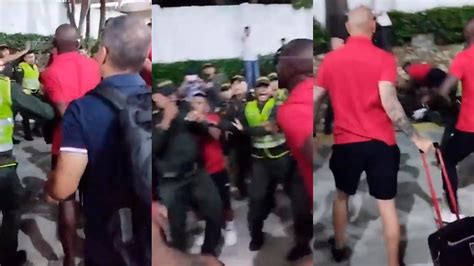 Tremenda Pelea Entre Los Jugadores Del América Y La Policía A La Salida Del Metropolitano Gs