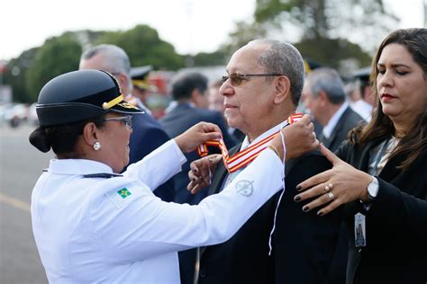 Embaixador De Cabo Verde Recebe Medalha De Comendador Pela Academia De