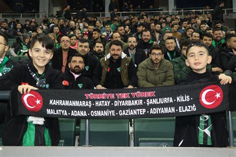 TRT Spor On Twitter Kocaelispor Ile Sakaryaspor Depremzedeler