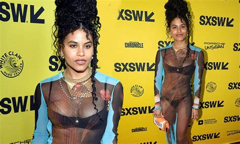 9 Sexy Zazie Beetz Bikini Pics
