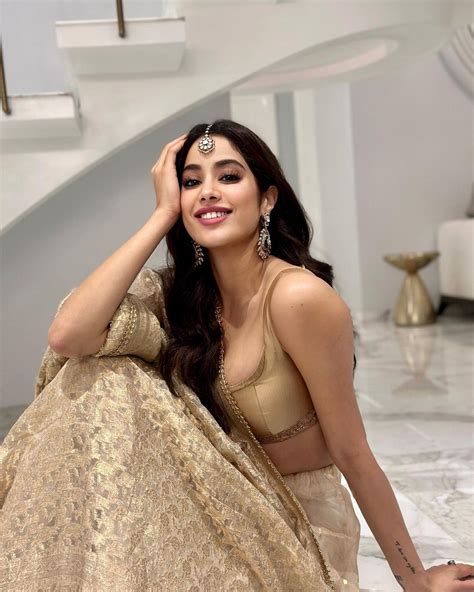 10 Times Birthday Girl Janhvi Kapoor Wowed Us With Her Ethnic Style News18